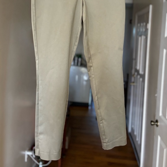 H&M Olive Green Dress Pants. - Picture 3 of 8